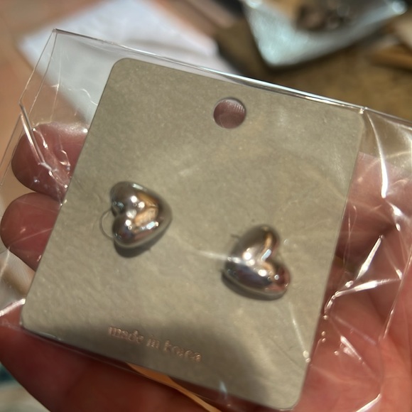 Silver Puffy Hearts Earrings NWT - Picture 4 of 5